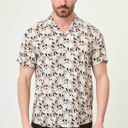 Men’s Camel Patterned Short-Sleeved Casual Shirt.